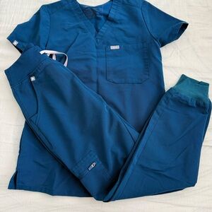 Figs Women's Scrub Set in Carribean Blue